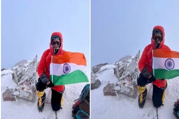 Rina Bhatt Tricolor hoisted on the highest peak Lenin