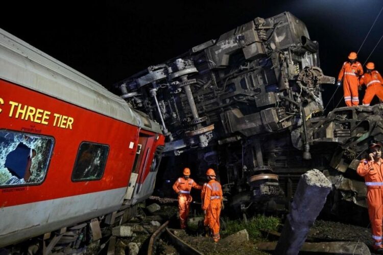 Mysore Darbhanga Express Collides