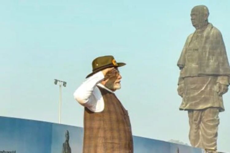 PM laid wreath at the Statue of Unity