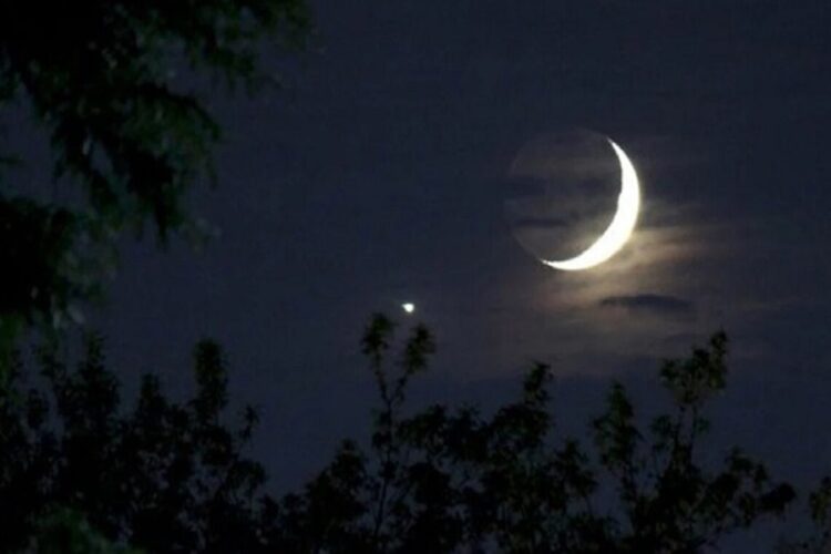 Crescent Moon Venus in Sky